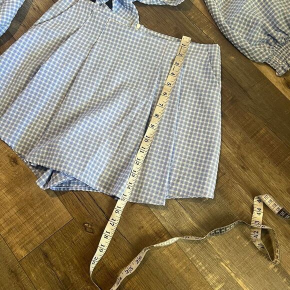 Zara Blue Gingnam Crop Top button
Down Balloon Sleeve and bottoms size M - Picture 5 of 13